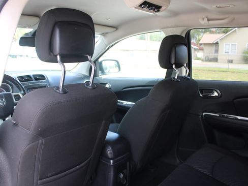 Used 2019 Dodge Journey SE w/ Connectivity Group FWD image 15