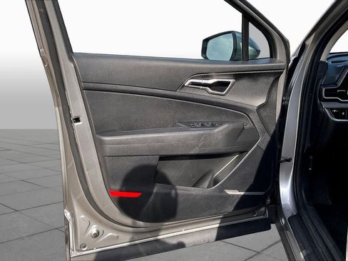 Used 2023 Kia Sportage LX FWD image 19