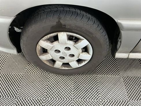 Used 2001 Kia Rio Sedan FWD image 9