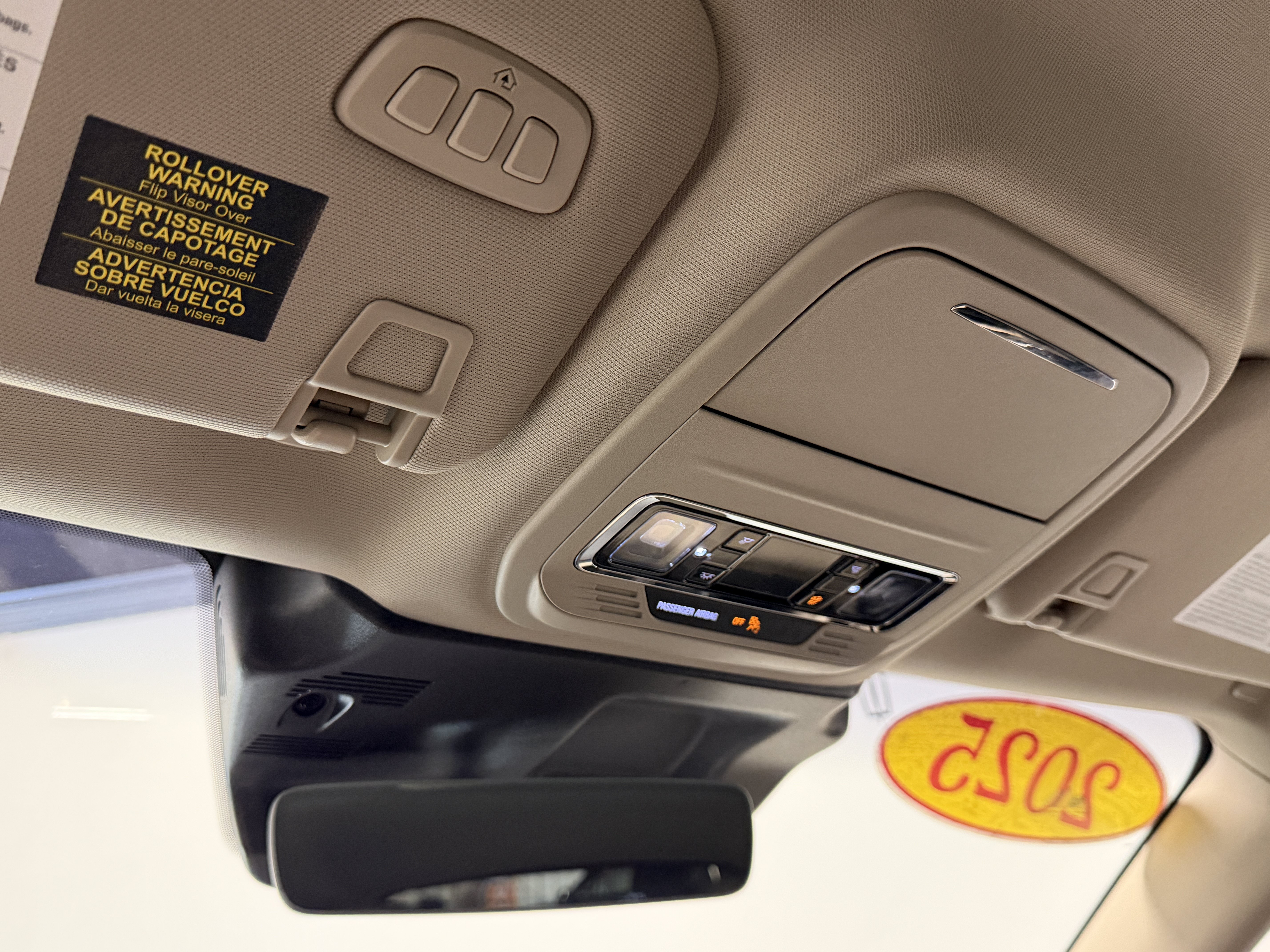 Used 2025 Lincoln Corsair AWD w/ Equipment Group 101A image 5