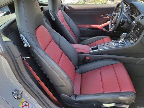 Used 2024 Porsche 718 Cayman image 26