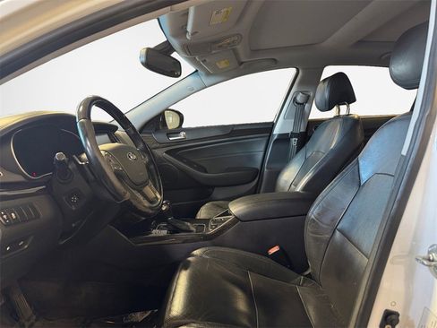Used 2015 Kia Cadenza Premium w/ Luxury Package image 12