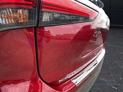 Used 2021 Toyota Highlander Platinum AWD/4WD image 34