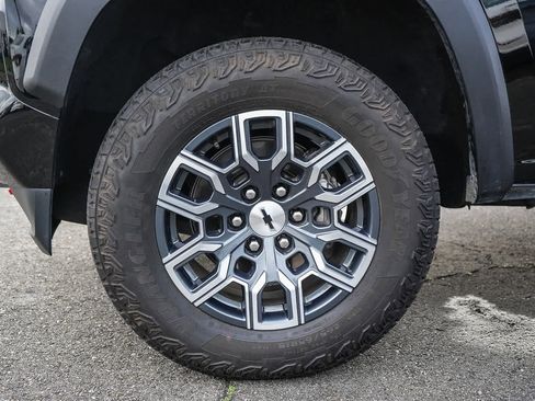 Used 2024 Chevrolet Colorado Z71 w/ Z71 Convenience Package 2 image 11