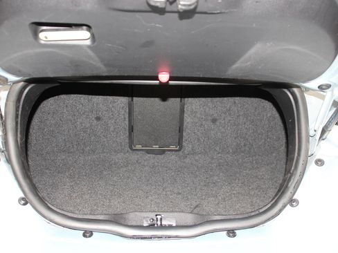 Used 2010 Volkswagen Beetle Convertible FWD image 25