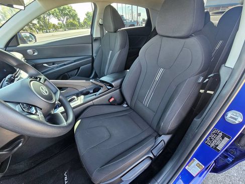 Used 2024 Hyundai Elantra SEL FWD image 9
