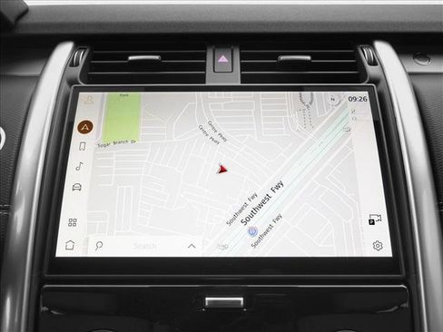 Used 2025 Land Rover Discovery S image 12