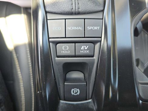 Certified 2025 Toyota Camry SE FWD image 33