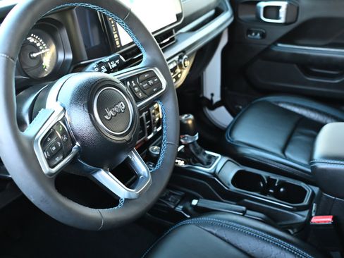 Used 2024 Jeep Wrangler High Altitude image 13