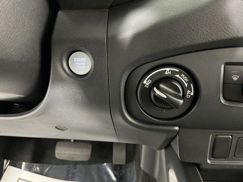 Used 2022 Nissan Frontier SV w/ Technology Package AWD/4WD image 24