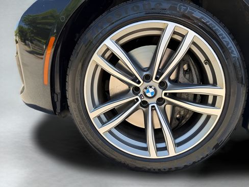 Used 2019 BMW 750i xDrive w/ Executive Package AWD/4WD image 24