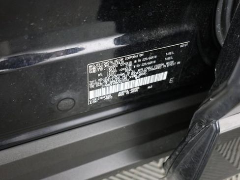 Used 2021 Toyota RAV4 SE image 28