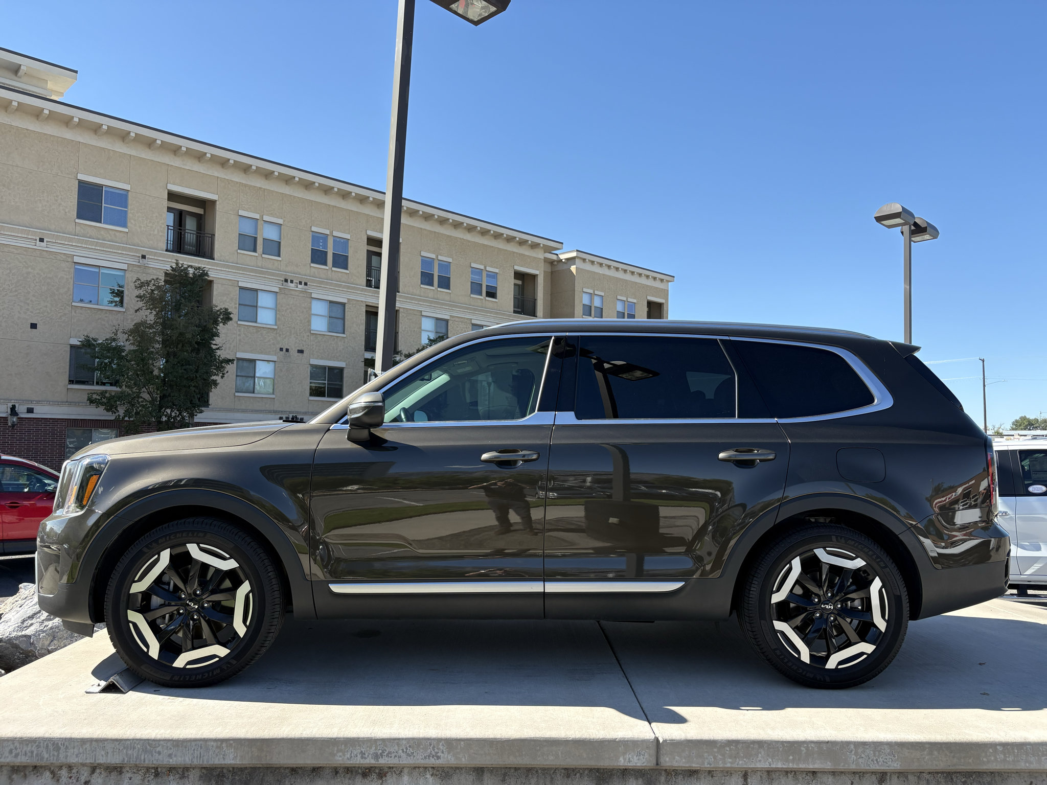 Used 2024 Kia Telluride EX AWD/4WD image 12