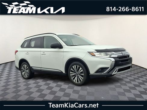 Used 2019 Mitsubishi Outlander ES image 1
