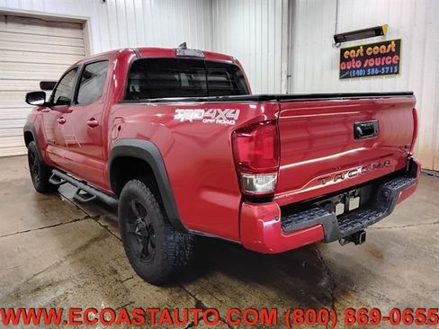 Used 2017 Toyota Tacoma TRD Off-Road w/ Premium & Technology Package AWD/4WD image 5