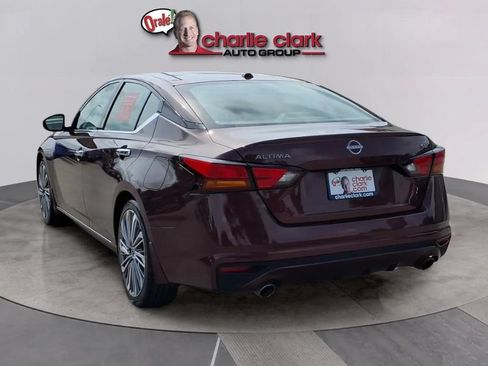 Used 2024 Nissan Altima 2.5 SL FWD image 3