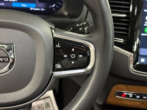 Certified 2023 Volvo XC90 B6 Plus AWD/4WD image 13
