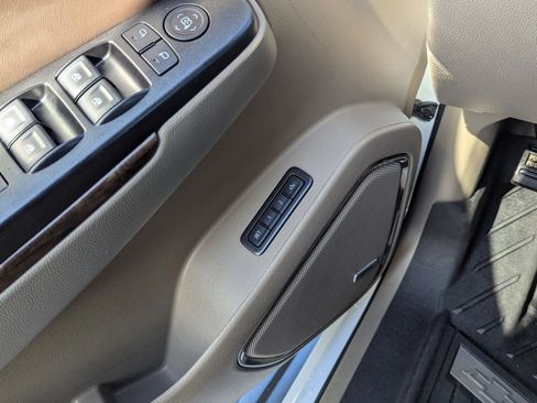 Used 2015 Chevrolet Tahoe LT RWD image 21