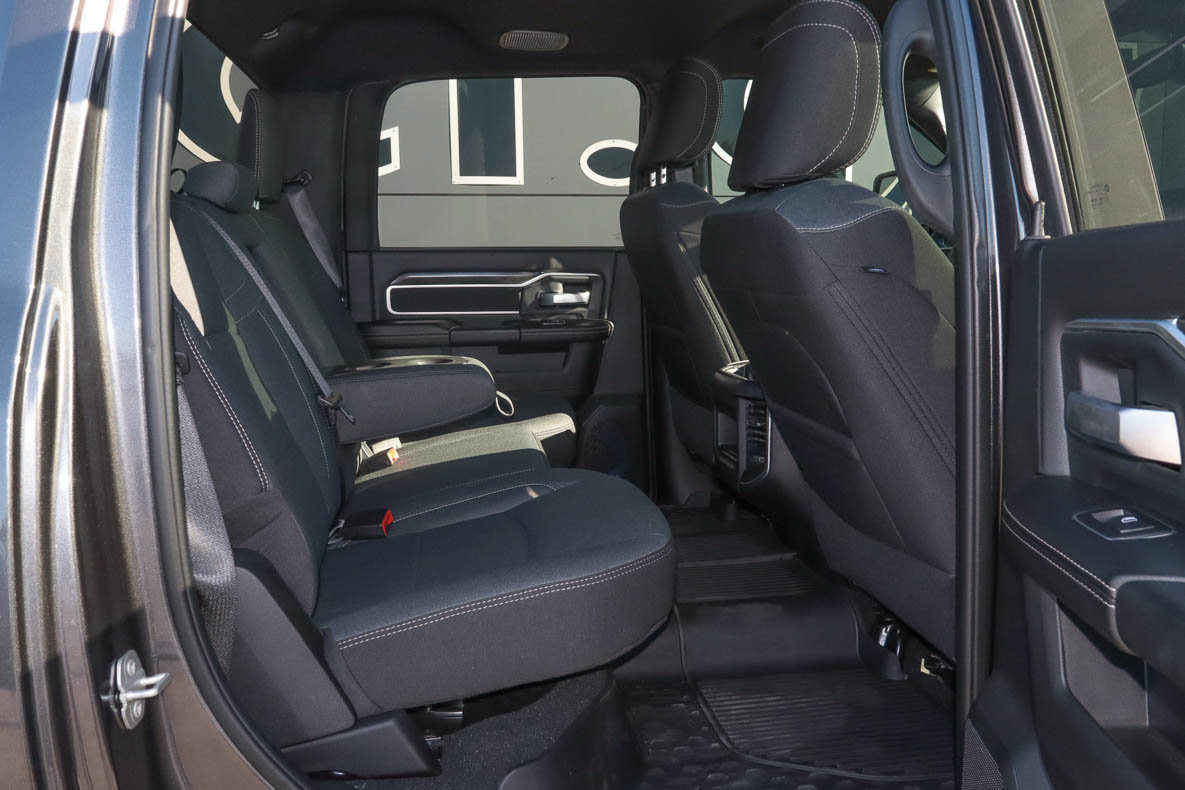 Used 2024 RAM 2500 Big Horn w/ Night Edition AWD/4WD image 29