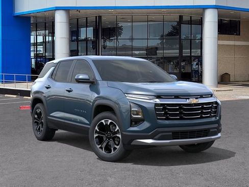 New 2027 Chevrolet Equinox LT w/ Convenience Package II FWD image 7