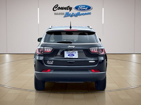 Used 2023 Jeep Compass Latitude AWD/4WD image 4