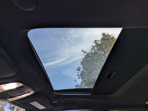 Used 2018 Jeep Grand Cherokee Altitude image 19