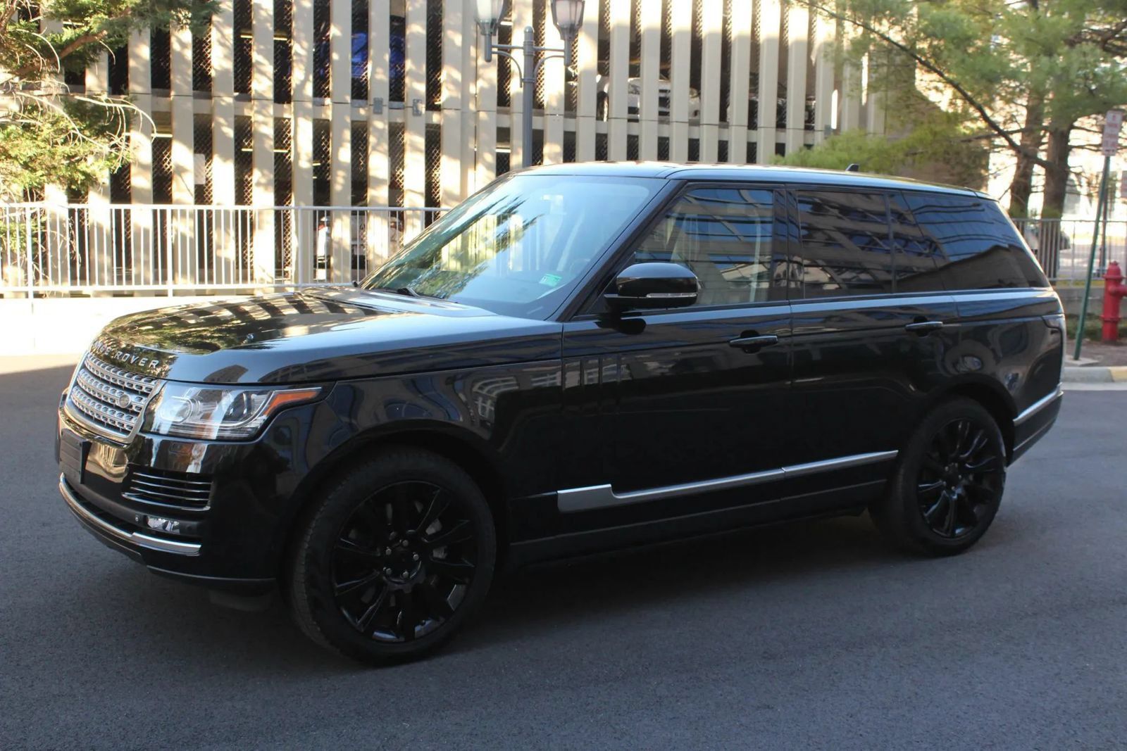 Used 2015 Land Rover Range Rover Supercharged AWD/4WD image 12
