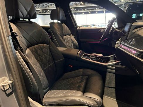Used 2024 BMW X7 xDrive40i w/ M Sport Package image 29