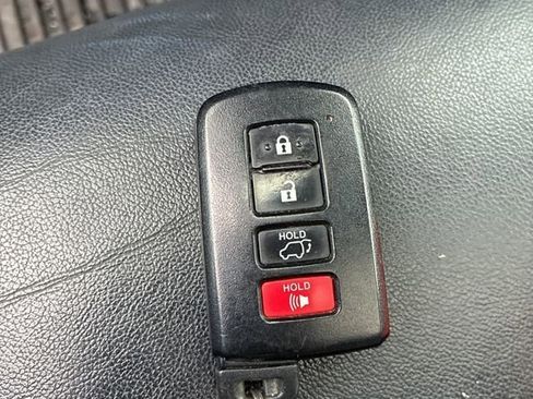 Used 2018 Toyota Highlander XLE image 35