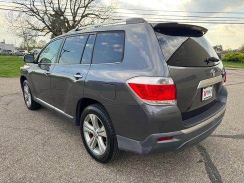 Used 2011 Toyota Highlander Limited w/ Tow Pkg image 7