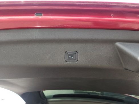 Used 2021 Chevrolet Tahoe High Country image 11