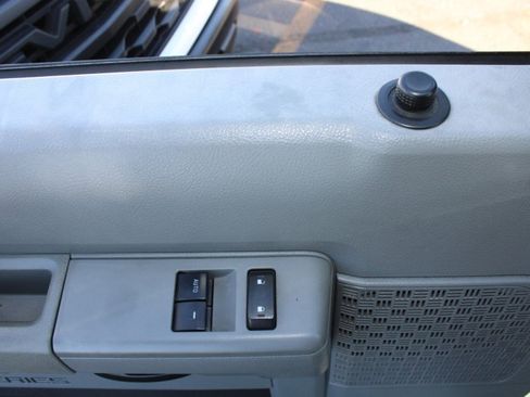Used 2013 Ford E-150 and Econoline 150 image 12