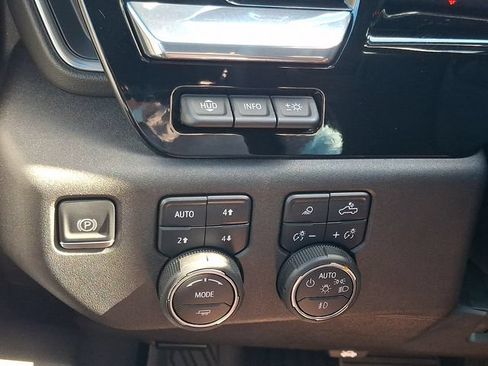 Certified 2025 Chevrolet Silverado 2500 LTZ w/ LTZ Convenience Package AWD/4WD image 25