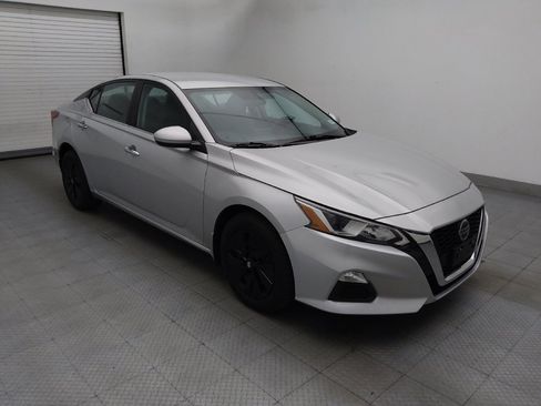 Used 2020 Nissan Altima 2.5 S AWD/4WD image 13
