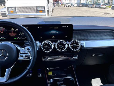 Used 2023 Mercedes-Benz EQB 300 4MATIC image 6