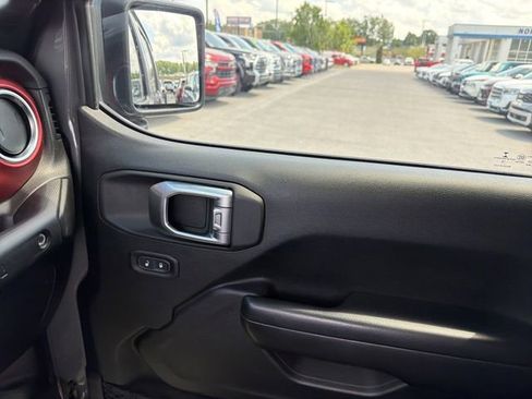 Used 2019 Jeep Wrangler Unlimited Rubicon AWD/4WD image 24