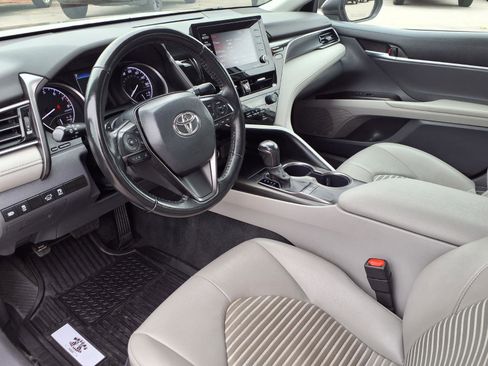 Used 2023 Toyota Camry SE image 14