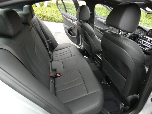 Used 2019 BMW 530i w/ Convenience Package image 32