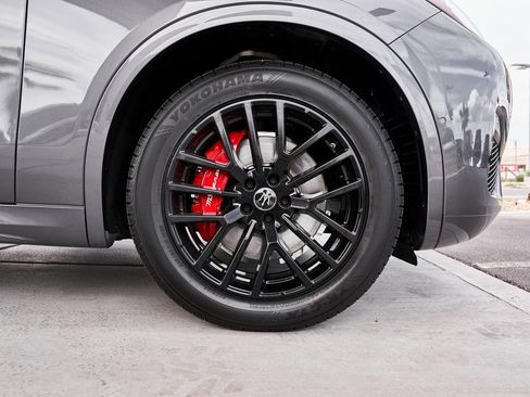 Used 2023 Maserati Grecale GT image 12