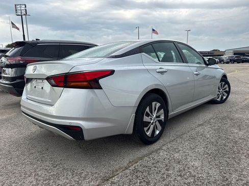 Used 2023 Nissan Altima 2.5 S FWD image 4