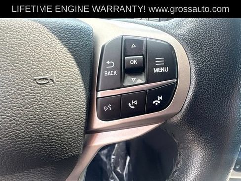 Used 2022 Ford Explorer XLT AWD/4WD image 16
