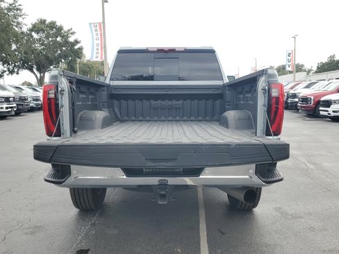 Used 2024 GMC Sierra 2500 SLT w/ SLT Premium Package image 11