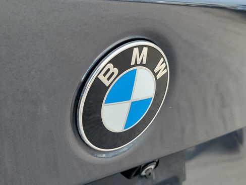Used 2020 BMW 330i Sedan w/ M Sport Package RWD image 10