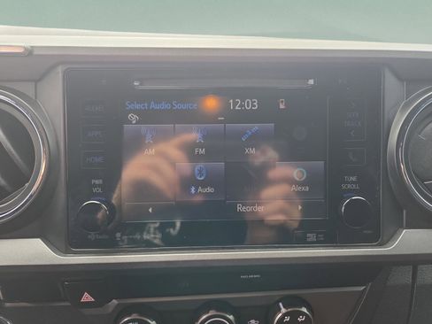 Used 2019 Toyota Tacoma TRD Sport image 13