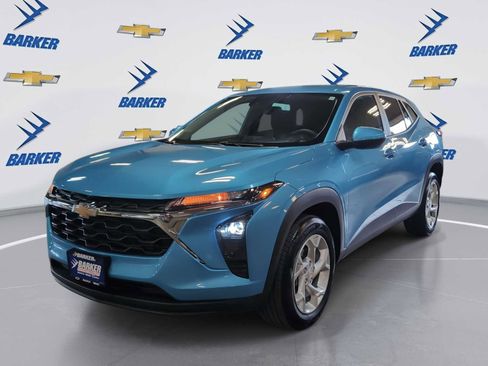 Used 2025 Chevrolet Trax LS w/ LS Convenience Package image 1