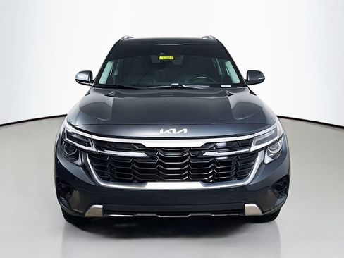 Used 2024 Kia Seltos EX AWD/4WD image 2