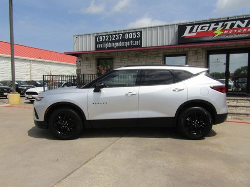 Used 2020 Chevrolet Blazer LT FWD image 2