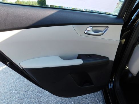 Used 2023 Kia Forte LXS FWD image 10