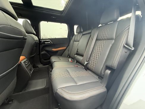 Used 2025 Mitsubishi Outlander SEL Black Edition image 25