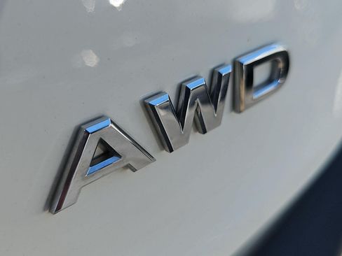 Used 2023 Nissan Rogue S AWD/4WD image 29
